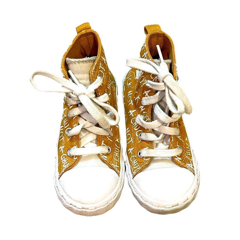 Converse Chuck Taylor high tops little boy size 9 tan and white GUC